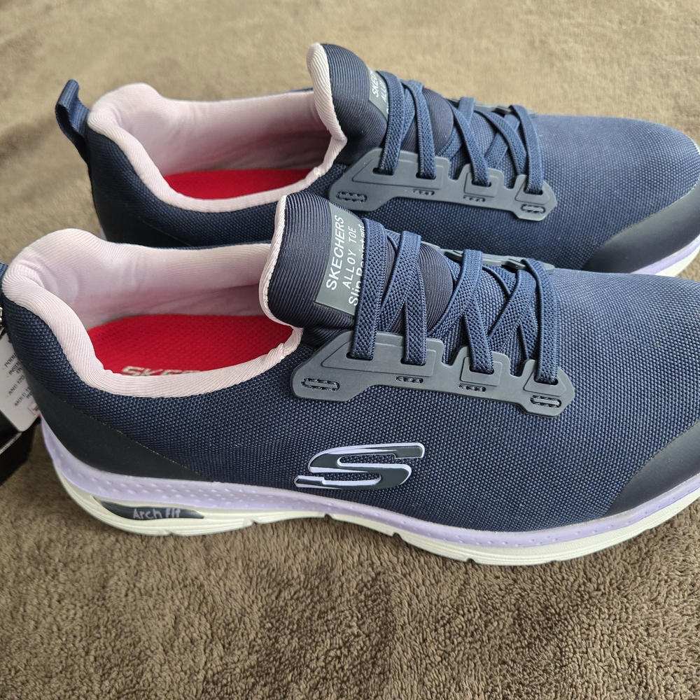 Alloy Toe Sketchers Navy Women's Blue Oil And Slip Resistant Shoes Size 8 NEW